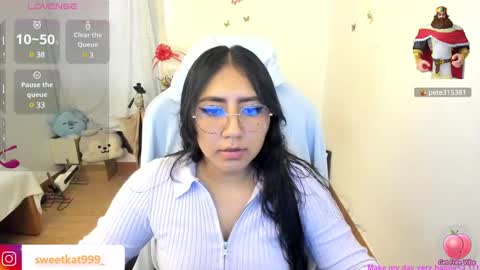 Snapshot of kat_ly_chan chatting on 02-11-25, 03:51 Kat       online show from 02-11-25, 03:51