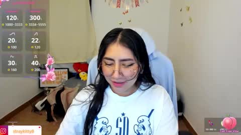 Snapshot of kat_ly_chan chatting on 10-16-25, 09:16 Kat       online show from 10-16-25, 09:16