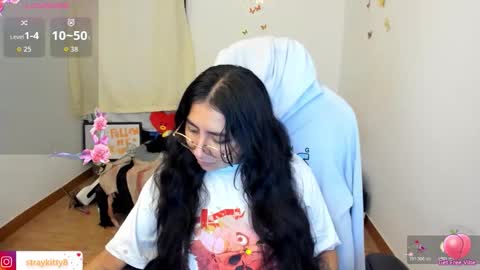 Snapshot of kat_ly_chan chatting on 10-17-25, 01:03 Kat       online show from 10-17-25, 01:03