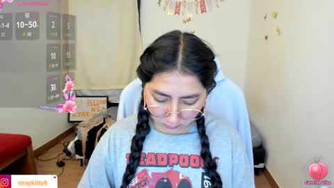 Snapshot of kat_ly_chan chatting on 11-21-25, 01:54 Kat online show from 11-21-25, 01:54