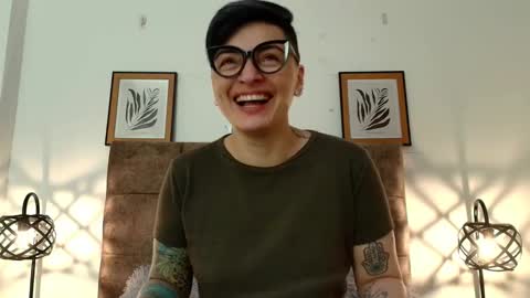 Snapshot of kat_paradisse chatting on 02-05-26, 11:48 kat paradisse online show from 02-05-26, 11:48