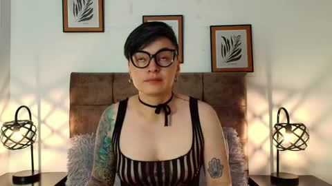 kat paradisse online show from 04-23-26, 11:53