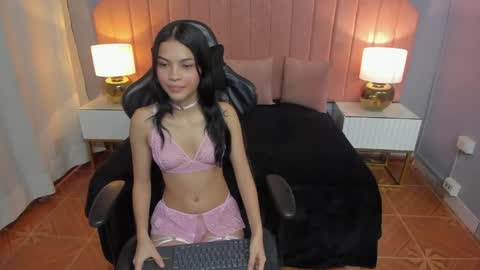 Snapshot of kata_petite chatting on 04-22-26, 06:53 KATA online show from 04-22-26, 06:53