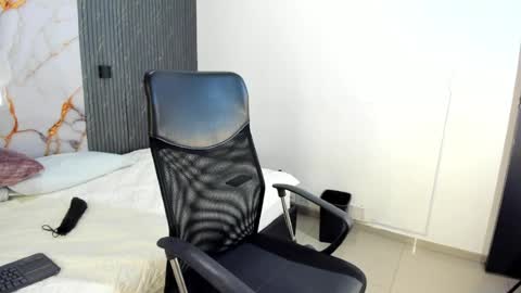 Snapshot of katalella___murillo chatting on 07-25-26, 11:41 katalella online show from 07-25-26, 11:41