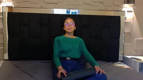 Katalina online show from 11-07-25, 03:01