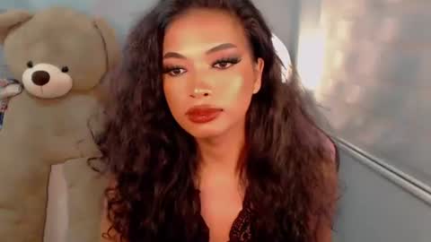 Snapshot of katalina_rouge chatting on 10-17-25, 03:58 IVY JANE online show from 10-17-25, 03:58