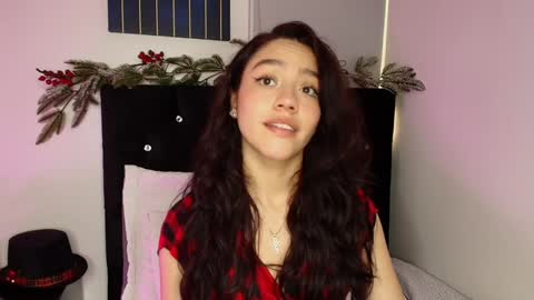 Snapshot of kate_crown chatting on 12-20-24, 09:17 Kate Crown online show from 12-20-24, 09:17