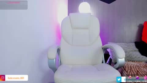 Kate Evans online show from 10-30-25, 05:20