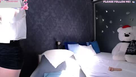 Snapshot of kate_jonson chatting on 05-07-26, 07:03 .Be kind and gentle with me and I will do my best for you. online show from 05-07-26, 07:03