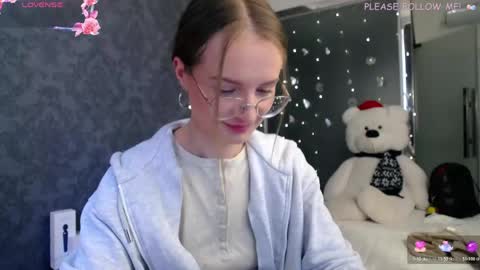 Snapshot of kate_jonson chatting on 05-11-26, 12:33 .Be kind and gentle with me and I will do my best for you. online show from 05-11-26, 12:33
