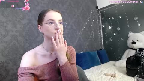 Snapshot of kate_jonson chatting on 06-02-26, 06:37 .Be kind and gentle with me and I will do my best for you. online show from 06-02-26, 06:37