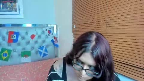 Snapshot of kate_pickman chatting on 07-17-26, 03:35 kate online show from 07-17-26, 03:35
