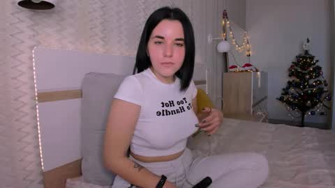 Snapshot of kate_ree_ chatting on 01-04-25, 09:21 KATE online show from 01-04-25, 09:21