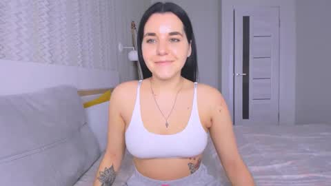 Snapshot of kate_ree_ chatting on 02-05-25, 01:00 KATE online show from 02-05-25, 01:00