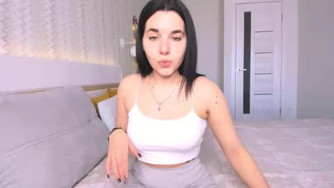 Snapshot of kate_ree_ chatting on 02-17-25, 05:58 KATE online show from 02-17-25, 05:58