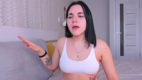 Snapshot of kate_ree_ chatting on 03-08-25, 02:19 KATE online show from 03-08-25, 02:19