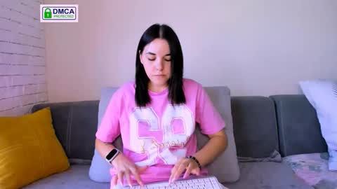 Snapshot of kate_ree_ chatting on 09-15-25, 04:56 KATE online show from 09-15-25, 04:56