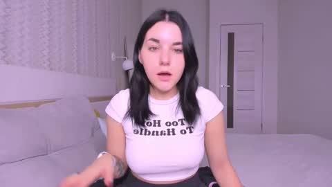 Snapshot of kate_ree_ chatting on 11-11-25, 10:04 KATE online show from 11-11-25, 10:04