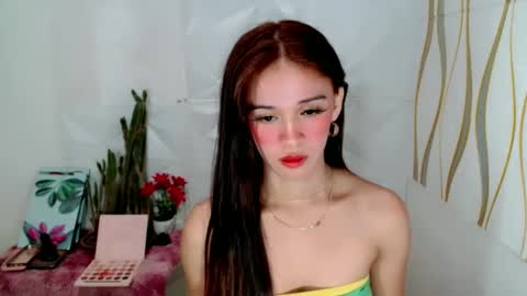 Snapshot of kate_romance chatting on 12-25-24, 05:26 Kate online show from 12-25-24, 05:26