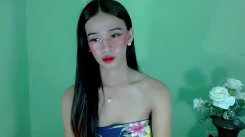 Snapshot of kate_romance chatting on 01-06-25, 04:47 Kate online show from 01-06-25, 04:47