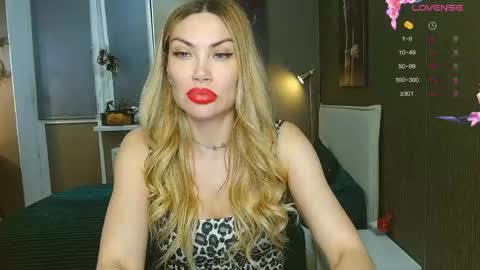 Snapshot of kate_space chatting on 04-16-26, 10:45 Therapist online show from 04-16-26, 10:45