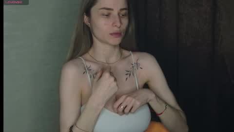 Snapshot of kate_swon chatting on 01-05-26, 11:08 Kate online show from 01-05-26, 11:08