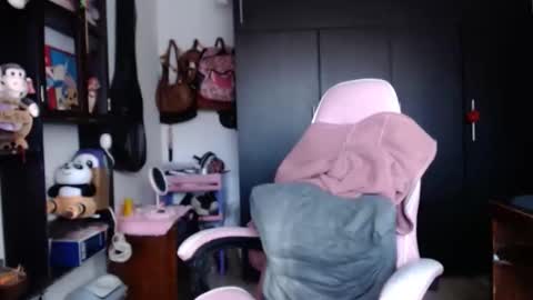 Snapshot of kateeen18 chatting on 12-22-25, 09:56 Kateeen18 online show from 12-22-25, 09:56