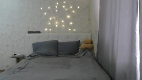Snapshot of katekalen chatting on 04-18-26, 11:14 Kate Bunny online show from 04-18-26, 11:14