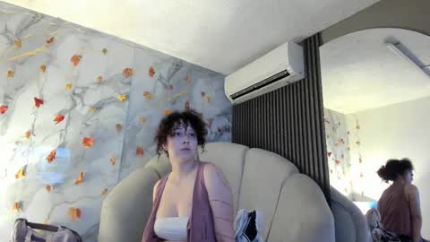 Im Katherine but call me Kate  online show from 11-12-25, 12:16