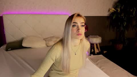 KateOwyns online show from 12-08-24, 01:14