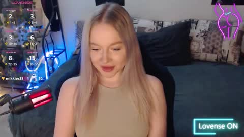 Lisa online show from 10-26-25, 01:00