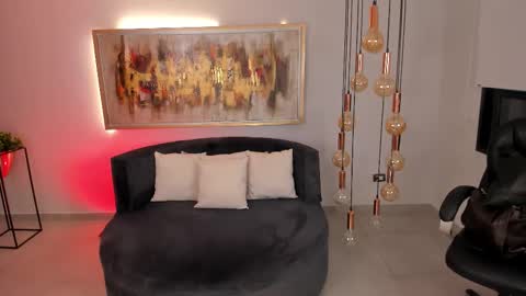 K A T E  online show from 12-18-25, 05:57