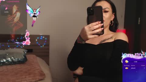 Snapshot of katey_riva35708 chatting on 01-16-25, 09:51 KateyRiva online show from 01-16-25, 09:51