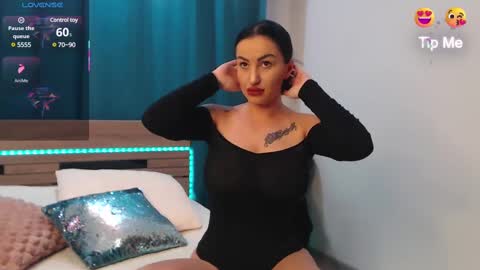 Snapshot of katey_riva35708 chatting on 02-12-25, 08:18 KateyRiva online show from 02-12-25, 08:18