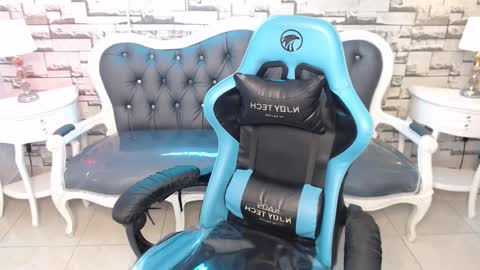 Snapshot of kathe_ryder_v chatting on 12-18-24, 05:10 katherin online show from 12-18-24, 05:10