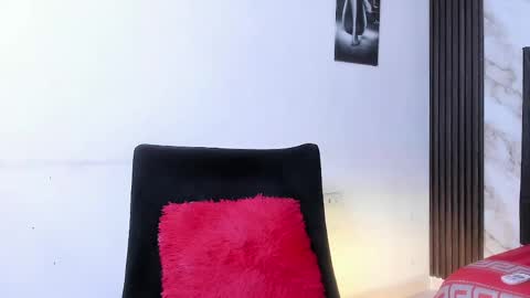 Snapshot of katherina_diaz chatting on 05-17-26, 01:36 Katherina online show from 05-17-26, 01:36