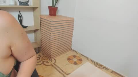Snapshot of katherine_blair chatting on 06-09-26, 12:06 katherine_blair online show from 06-09-26, 12:06