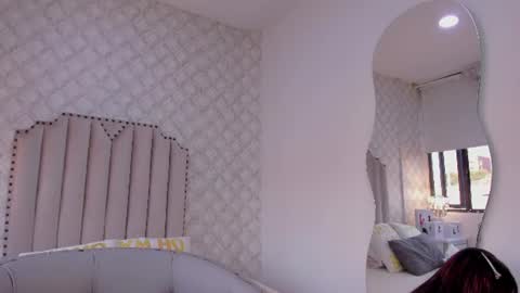 Snapshot of katherine_glow chatting on 07-02-26, 11:27 KATHE online show from 07-02-26, 11:27