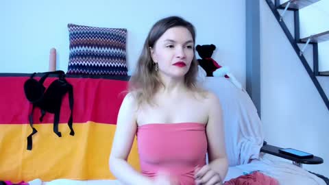 Snapshot of katherinemidnight chatting on 01-25-25, 10:51 Katherine online show from 01-25-25, 10:51