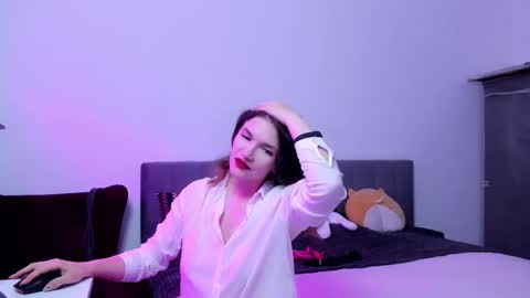 Snapshot of katherinemidnight chatting on 10-17-25, 03:47 Katherine online show from 10-17-25, 03:47