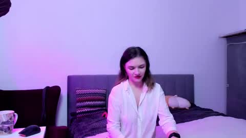 Snapshot of katherinemidnight chatting on 10-31-25, 03:57 Katherine online show from 10-31-25, 03:57