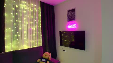 katherinepinke online show from 12-25-24, 03:08