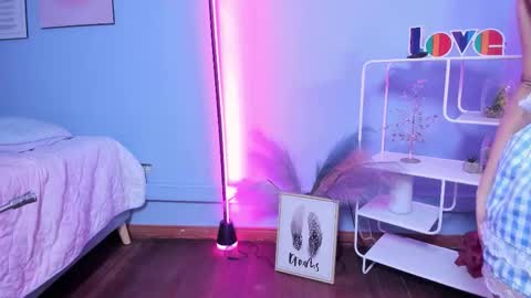 Snapshot of kathia_saenz chatting on 12-20-25, 04:41 Kathia online show from 12-20-25, 04:41