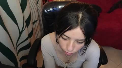 Snapshot of kathie_lozada chatting on 10-19-25, 04:57 kathie_lozada online show from 10-19-25, 04:57