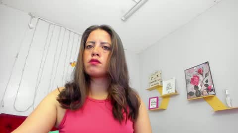 Snapshot of kathina_giraldo chatting on 03-01-25, 12:45 Paola online show from 03-01-25, 12:45