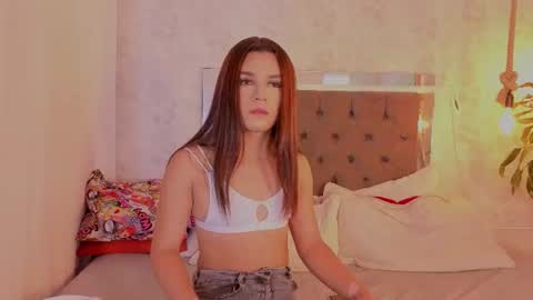 Snapshot of kathira_londres chatting on 07-06-26, 03:03 Sofia online show from 07-06-26, 03:03