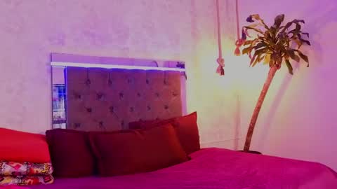 Snapshot of kathira_londres chatting on 07-17-26, 12:12 Sofia online show from 07-17-26, 12:12