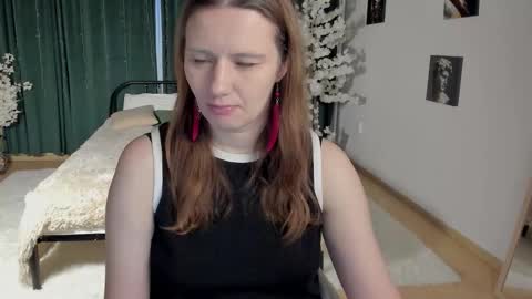 Snapshot of kathrinemeyer chatting on 12-14-25, 02:28 Kathrine online show from 12-14-25, 02:28