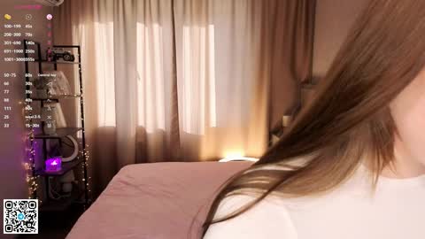 Snapshot of kathrineschnitman chatting on 04-29-26, 04:16 Lola online show from 04-29-26, 04:16