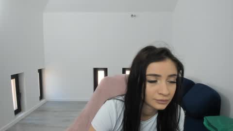      online show from 03-06-25, 08:08